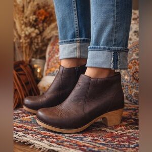 Dansko Maria Leather Clog Ankle Boots Size 7.5 | Side Zip | Wooden Heel
